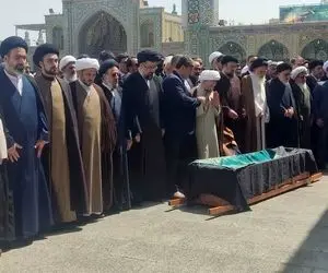 عکسی از مادر سید حسن خمینی در مراسم تشییع پیکر عروس ارشد امام