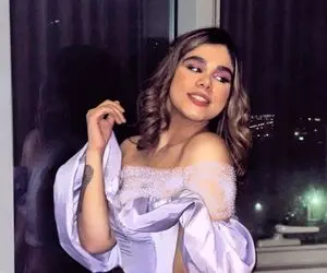 عکس سارن saaren در مرکز خرید با لباس نیمه برهنه!