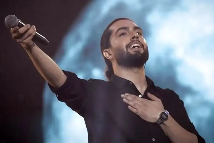 آواز احساسی؛ حامیم تو کنسرتش حس غم گرفته بود دختر تماشاچی یه چی گفت ترکید از خنده