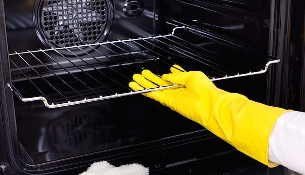 cleaning-oven