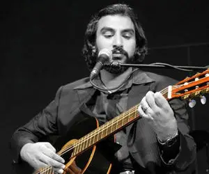 آواز بهشتی؛ اجرای بینظیر آهنگ تو رفتی که وقتی ناصر عبداللهی میخونه مو به تنت سیخ میشه