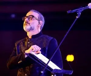 آواز اصیل؛ طنین صدای گوش نواز علیرضا قربانی در سالن یونسکو پاریس همه رو میخکوب کرد