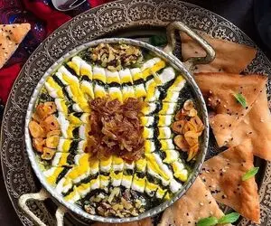 ایده های خلاقانه؛ با یه قیف کشک بادمجان رو به راحتی تزئین کن