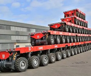 ماشین‌های غول پیکر؛ این تریلی شبیه هزارپاست فقط با فرمون هیدرولیک میتونه دور بزنه