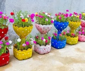 ایده های خلاقانه؛ بطری های پلاستیکی آب معدنی رو دور ننداز باهاش گلدونای رنگی بساز