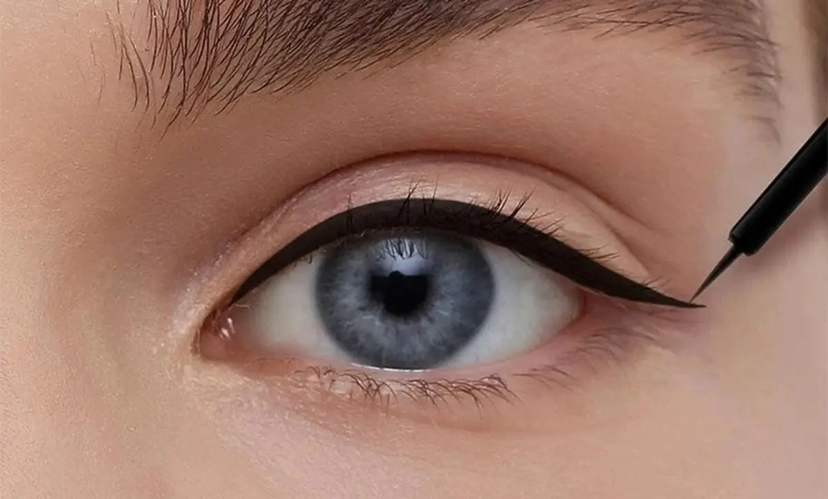 The-Right-Eyeliner-For-Your-Eye-Shape03