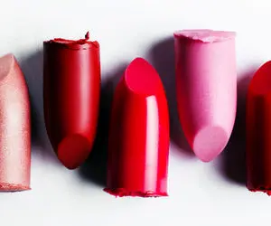 راهنمای خرید رژلب از انواعش تا اونی که به شما میاد/ فرم لب و رنگ پوست و نوع رژ