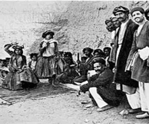 سوار ماشین زمان بشوید؛ کولی های شاد و رهای ساکن در ایران قدیم