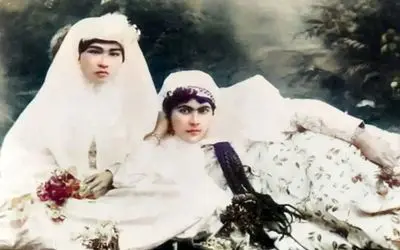 سفر به دوران قاجار؛ لباس عروس های قجری با زنان فربه و غبغب بزرگ که نمادی از مکنت بود 