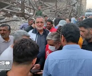 (عکس) وقتی زاکانی از شهردار منطقه خلازیر تقدیر کرد