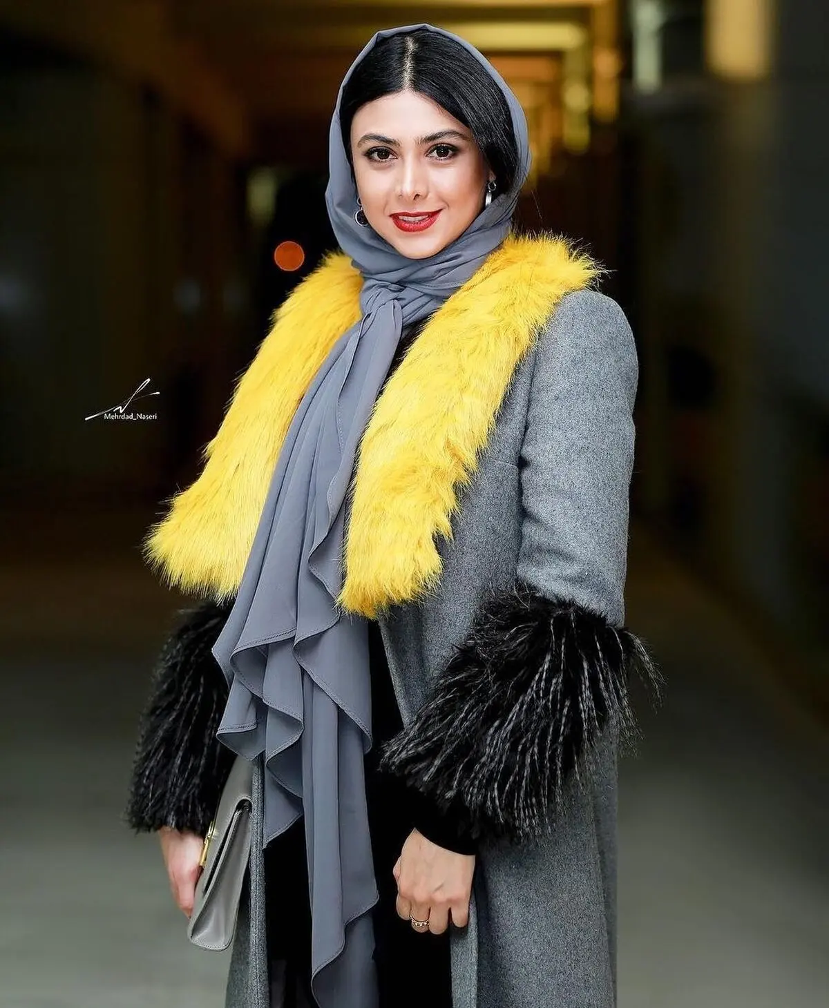 جسور پوش مثل آزاده صمدی 