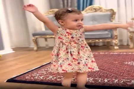 آواز محلی؛ بچه های ترک از شکم مادرشون رقص آذری بلدن آخه ببین بندانگشت دختر چه میرقصه