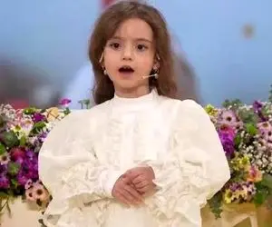 آواز ملکوتی؛ دختر زیبا محفل رو با آواز ملکوتی خودش و آبجیش ترکوند