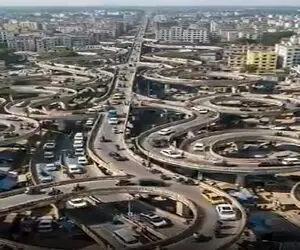 معماری خلاقانه؛ پل تو در تو ساختن هر کی هر کیه صغیر و کبیر توش سرگیجه میگیرن