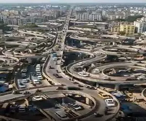 معماری خلاقانه؛ پل تو در تو ساختن هر کی هر کیه صغیر و کبیر توش سرگیجه میگیرن