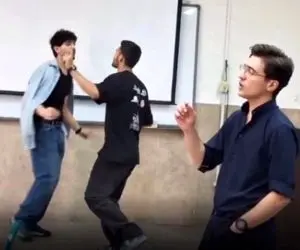 آواز شادانه؛ دانشگاها چه خبره نمیدونی به رقص دوتا وروجک نگاه کنی یا صدای قشنگ ایشون