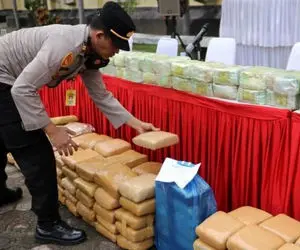 حکم اعدام ۳ ایرانی در اندونزی با جوخه آتش