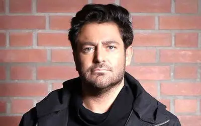 آواز مشهورا؛ محمدرضا یبار درست حسابی کنسرت داشته باشه اونم همین یدونه اجراست