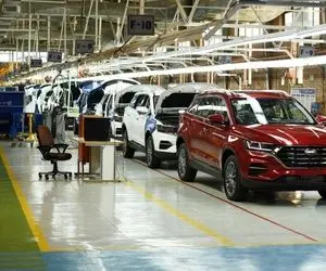 خودرو های خارجی از مناطق آزاد وارد می شوند