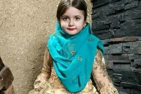 آواز محلی؛ وروجک دهه نودی یکلمه نگفت فقط با رقص نشون داد ژنش اصل جنوبیه