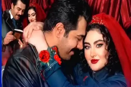 آواز شاد؛ شب یلدای مریم مومن و شوهریش با آهنگ نگو نگو نمیام / چه عاشقونس