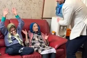 آواز پر طمطراق؛ رقص امیر آرتا که رفته سالمندان پیش مامان بزرگا مثل جوجه رنگی نازن