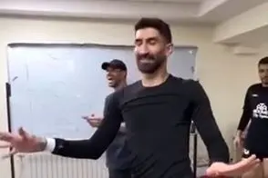 آواز فوتبالی؛ پایکوبی بیرانوند تو رختکن که هرچی تا حالا یاد گرفته رو کرد