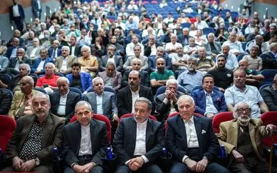 چه شد که در مراسم تقدیر حسین کلانی جلو عراقچی باز منو کاشتی رفتی خوانده شد؟