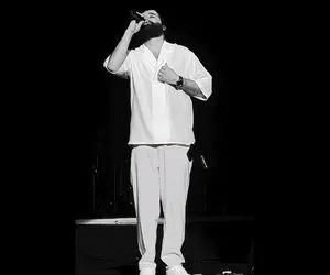 آواز عاشقانه؛ هوروش بند با آهنگ آخ چقدر تنگه برات دل من ای همه جونم چه بلوایی پا کرد