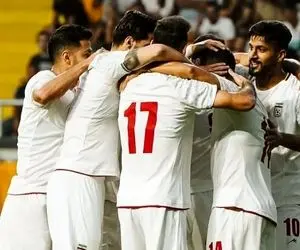 چرا کاپیتان تیم ملی در بازی با ژاپن نیمکت نشین شد؟