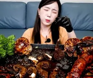 غذای رستورانی ؛ طفلی ترین جانور که شاد و شنگوله یهو سرشو میزنن و میفرستنش تو شکم!