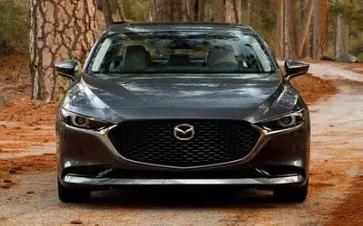 جنجال مزدا ۳ وارداتی؛ افزایش قیمت ۳۷۰ میلیونی در نمایندگی