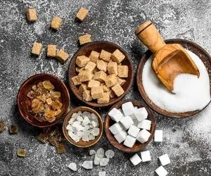 فرق شکر قهوه ای و سفید چیست؛ کدام یک سالم تر است؟
