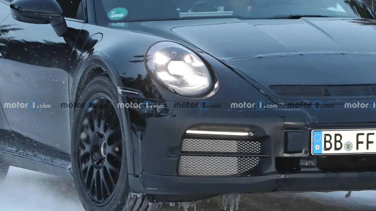 porsche-911-safari-facelift-spy-photos (9)
