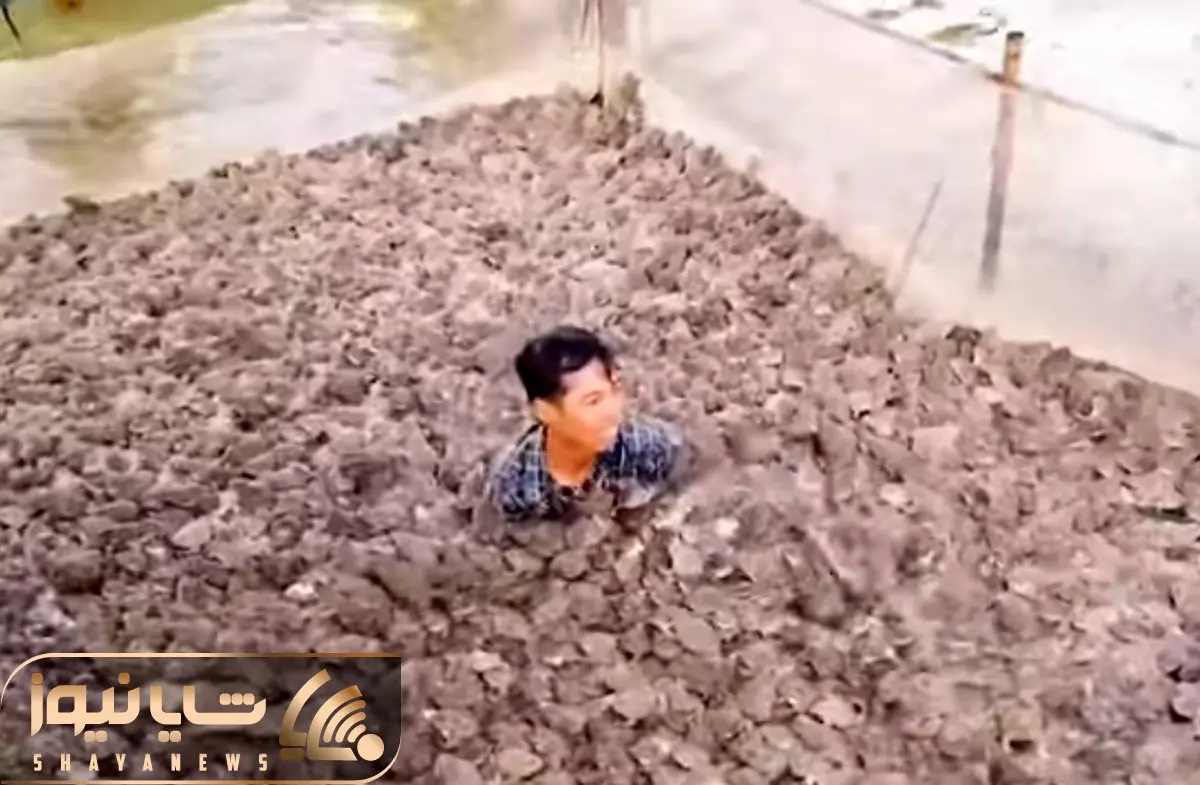 فرآوری قورباغه؛ آقاهه کله خر چه چندش رفته تو آب لجن که قورباغه از سر و کولش بالا میره