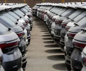 سرنوشت شوم خودرو‌های وارداتی؛ جهش قیمت ۱۰۰ درصدی از نمایندگی تا بازار
