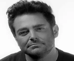 آواز احساسی؛ رضا گلزار بالاخره آهنگش رو منتشر کرد بک گراند آیسان و چشم تو چشم میخونه