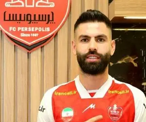 دقیقا چه بر سر ستاره پرسپولیس آمد که او را با برانکارد از استادیوم بُردند!؟