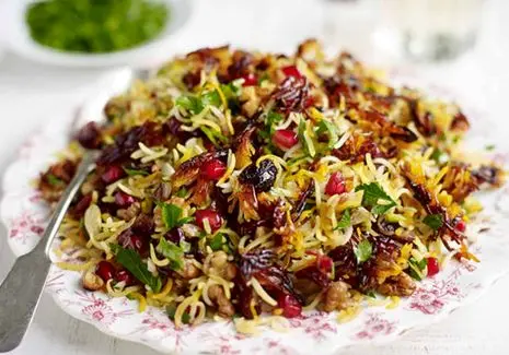 آموزش آشپزی؛ بهترین دستور پخت انار پلو برای شب یلدا