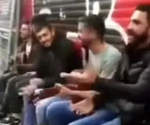 آواز خیابانی؛ پسر کورد تو استانبول با رفیقاش زد زیر آواز آتیش به پا کرد از جذابیت