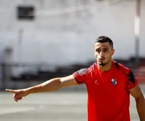 جنگ نقل و انتقالاتی پرسپولیس، سپاهان و تراکتور