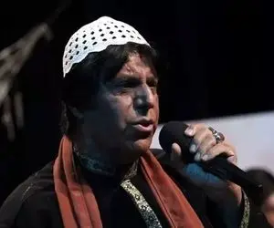 آواز دیش دیش؛ محمود جهان چه با شوق آهنگ سلام علیکم الا اهل وطن رو همچین جایی میخونه