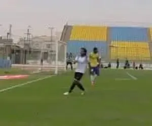 (ویدیو) حرکت جوانمردانه بیت سعید مهاجم نفت آبادان