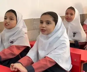  آواز گروهی؛ دختر مدرسه ای مثل ابر بهاری اشک میریزه و دوستاش برای پدر میخونن