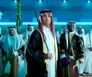 (عکس) رقص شمیر رونالدو با دشداشه و لباس عربی