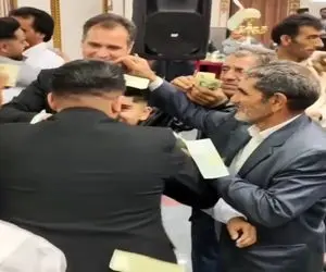 آواز محلی؛ داداش دوماد انقد قشنگ آذری رقصید کل فامیل خودشون و عروس شاباش بارونش کردن