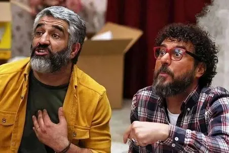 آواز شاد؛ پژمان جمشیدی و محسن کیایی رقص تک پا میرن