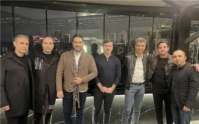 نصف شب زنگ زدن اقا کریم رو بیدار کردن /عادل حتی یه عذرخواهی نمیکنه