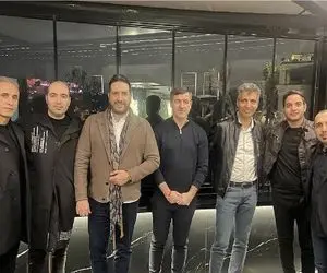 نصف شب زنگ زدن اقا کریم رو بیدار کردن /عادل حتی یه عذرخواهی نمیکنه