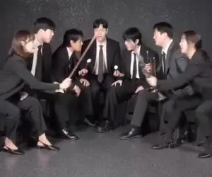 آواز شاهکار؛ هماهنگی بی نظیر چشم بادومیا که با دهن صدا درمیارن انگار رباتن ولی انسانن